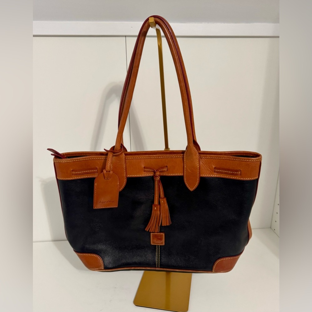 Dooney & Bourke Saffiano Tassel Bucket Tote Bag Black Tan Trim‎ Red Interior Bag